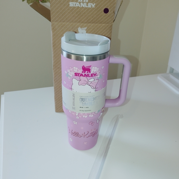 Stanley Pink Hello Kitty Quencher Tumbler - Picture 3 of 5